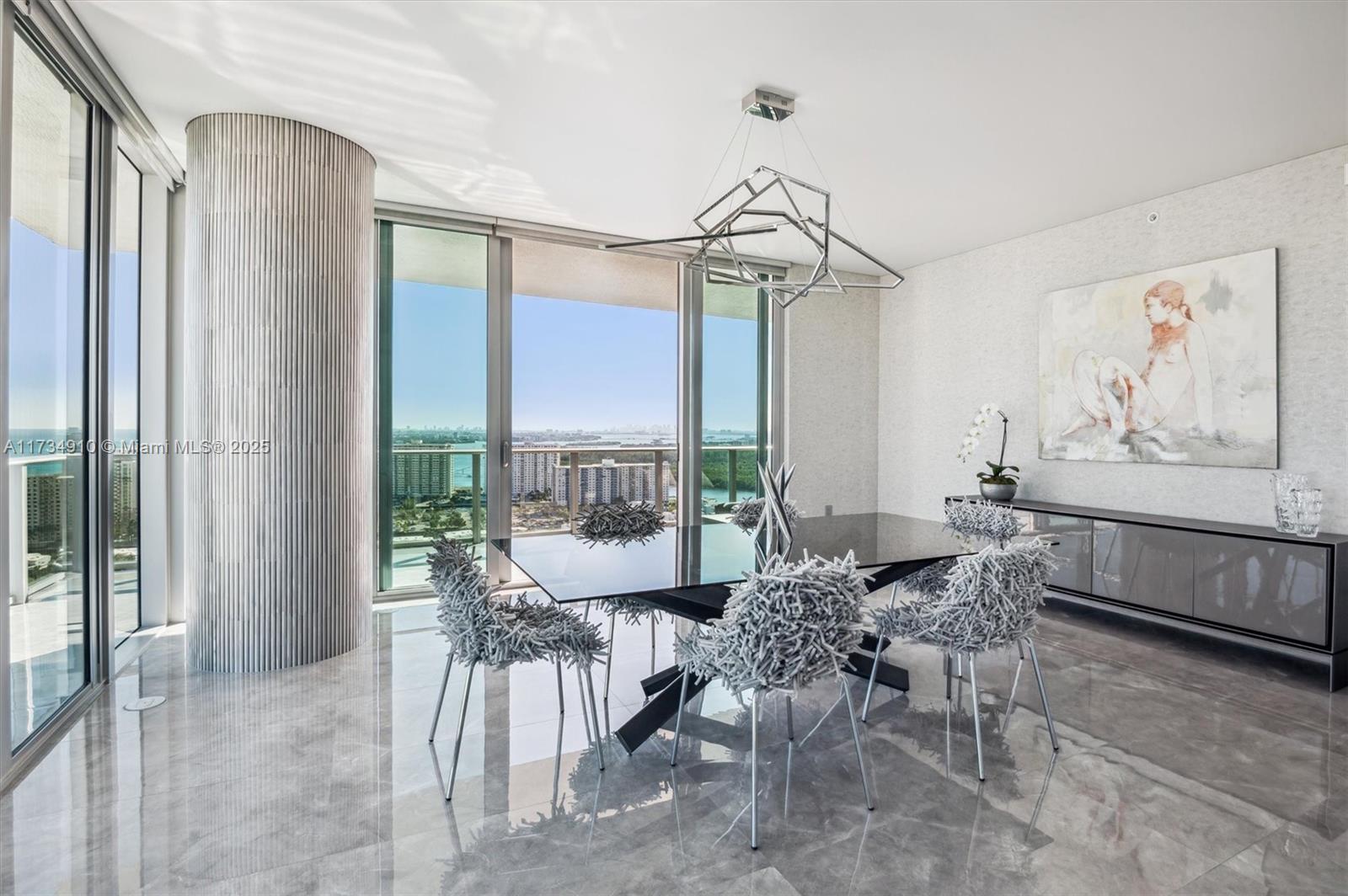 PARQUE TOWERS CONDO - Residential