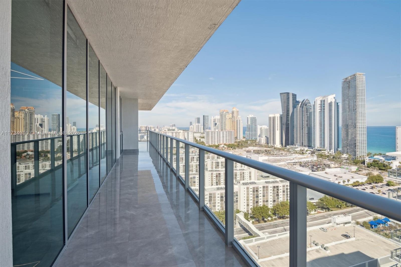PARQUE TOWERS CONDO - Residential
