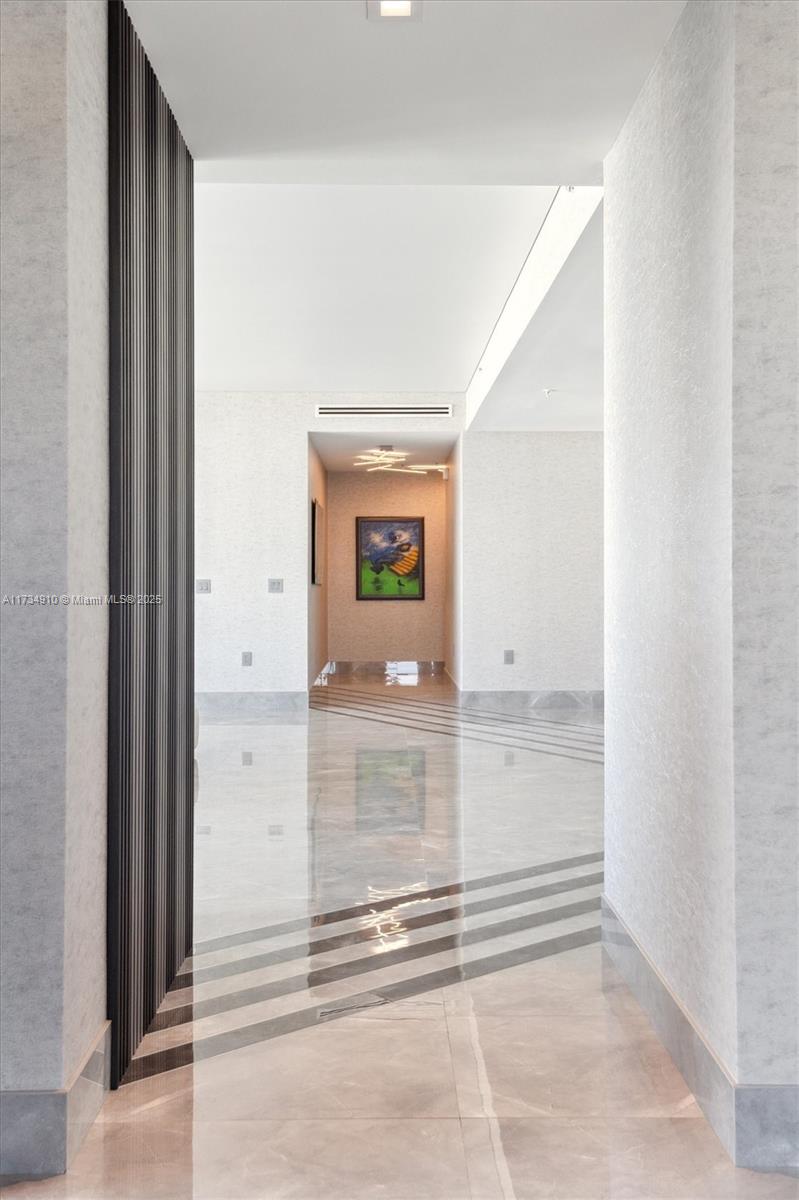 PARQUE TOWERS CONDO - Residential