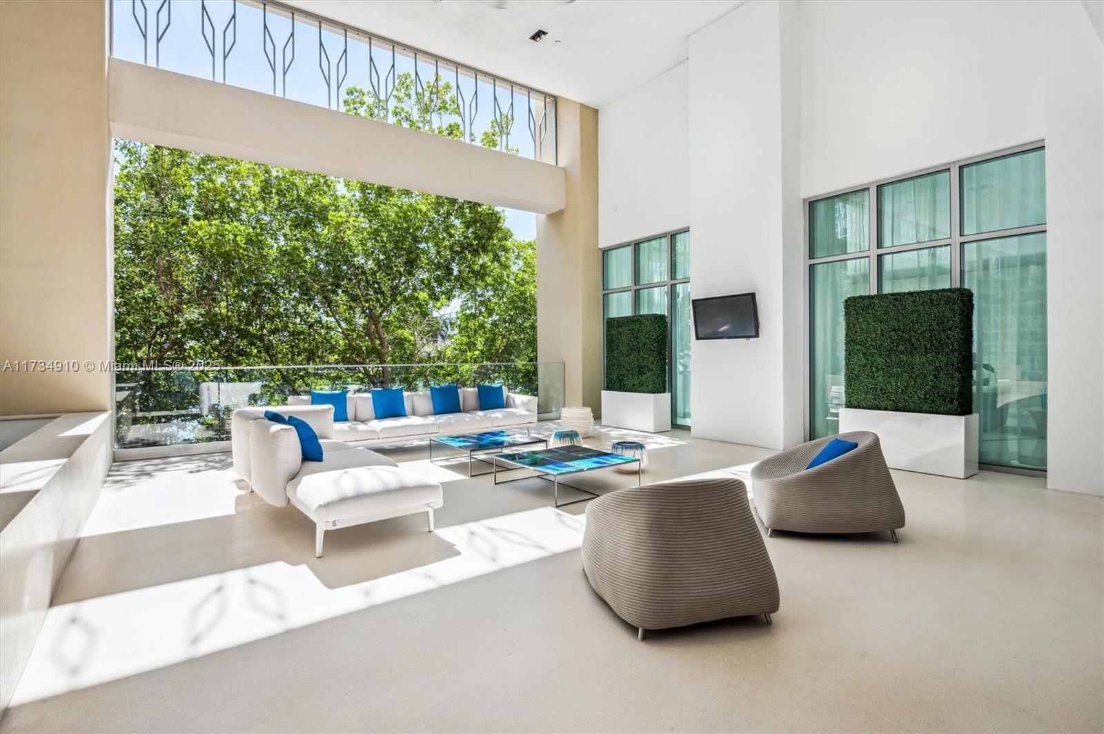 PARQUE TOWERS CONDO - Residential