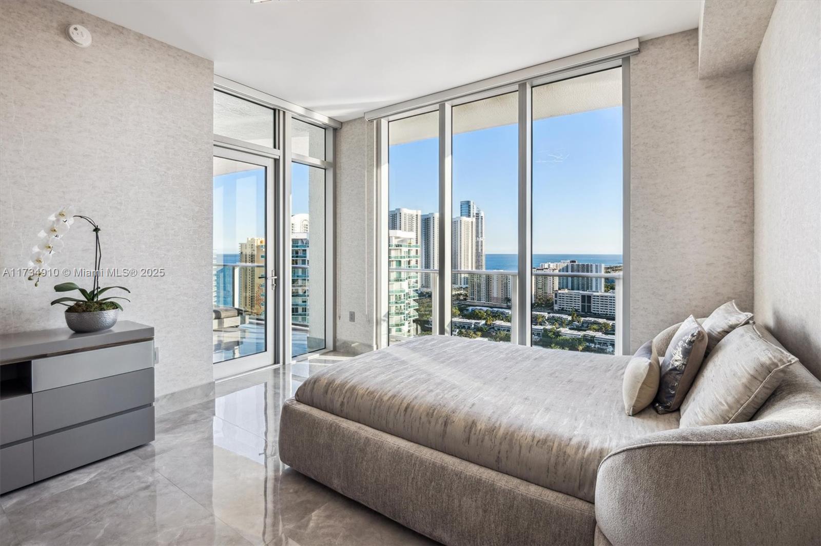 PARQUE TOWERS CONDO - Residential