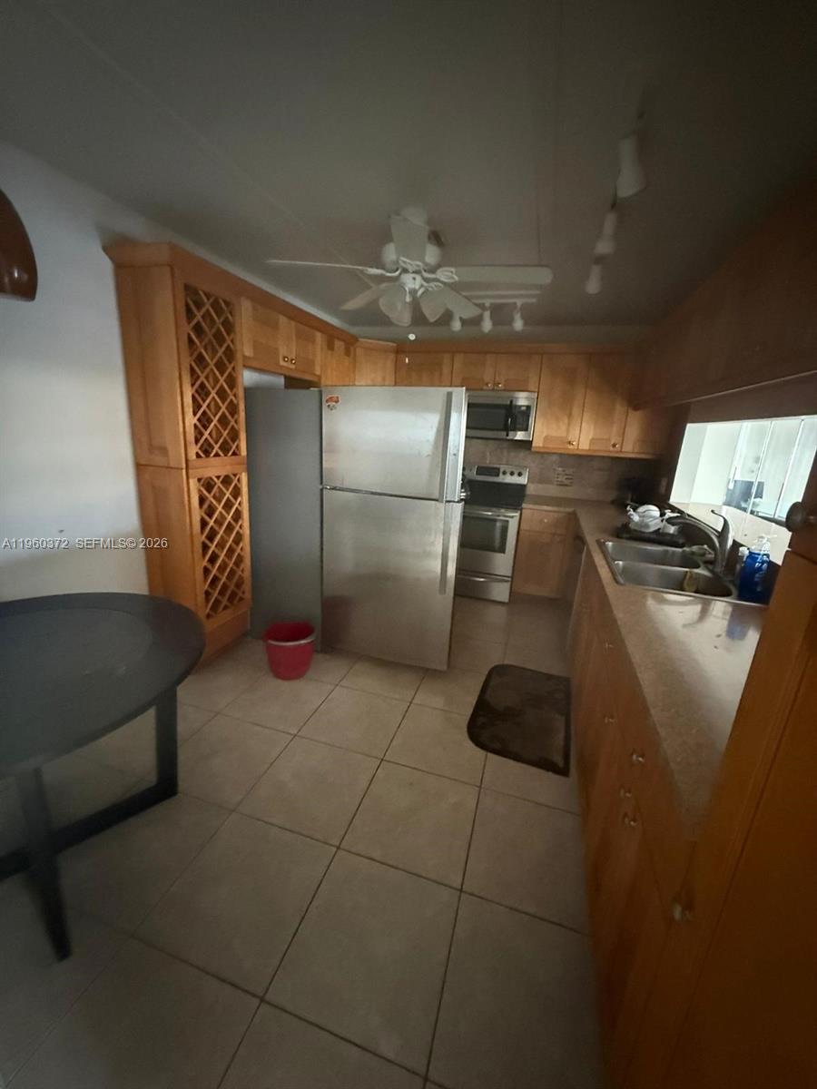 VILLAS AT THE GATE CONDO - Residential