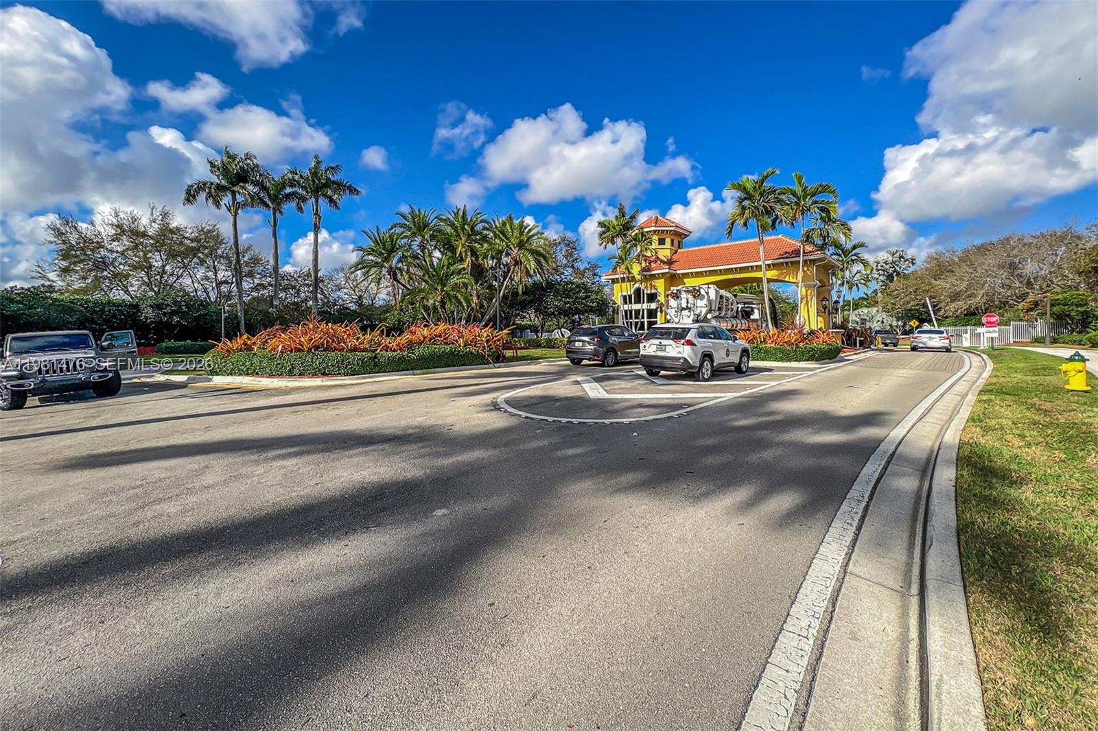 BANYAN BAY CONDO - Residential