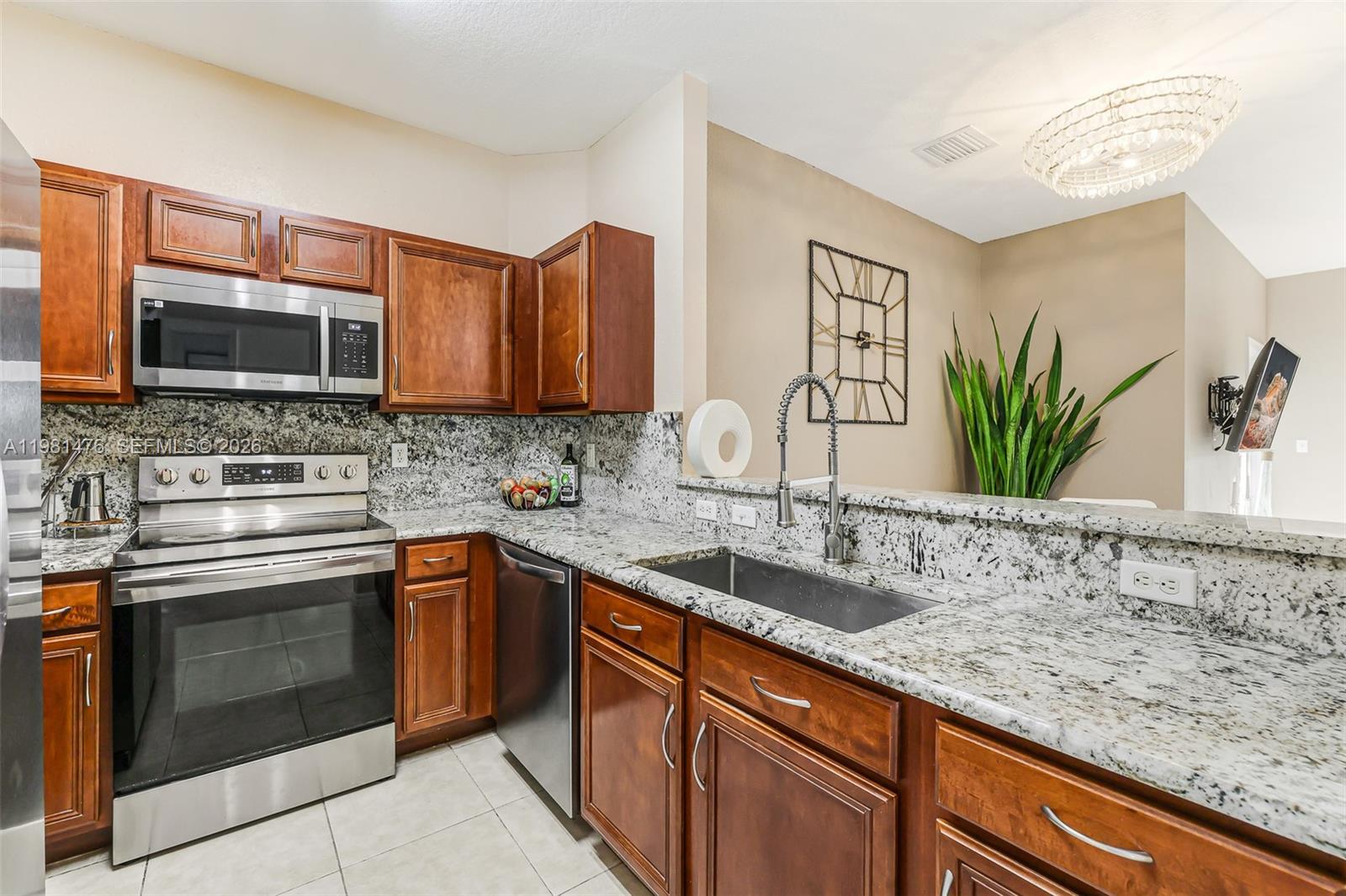 BANYAN BAY CONDO - Residential