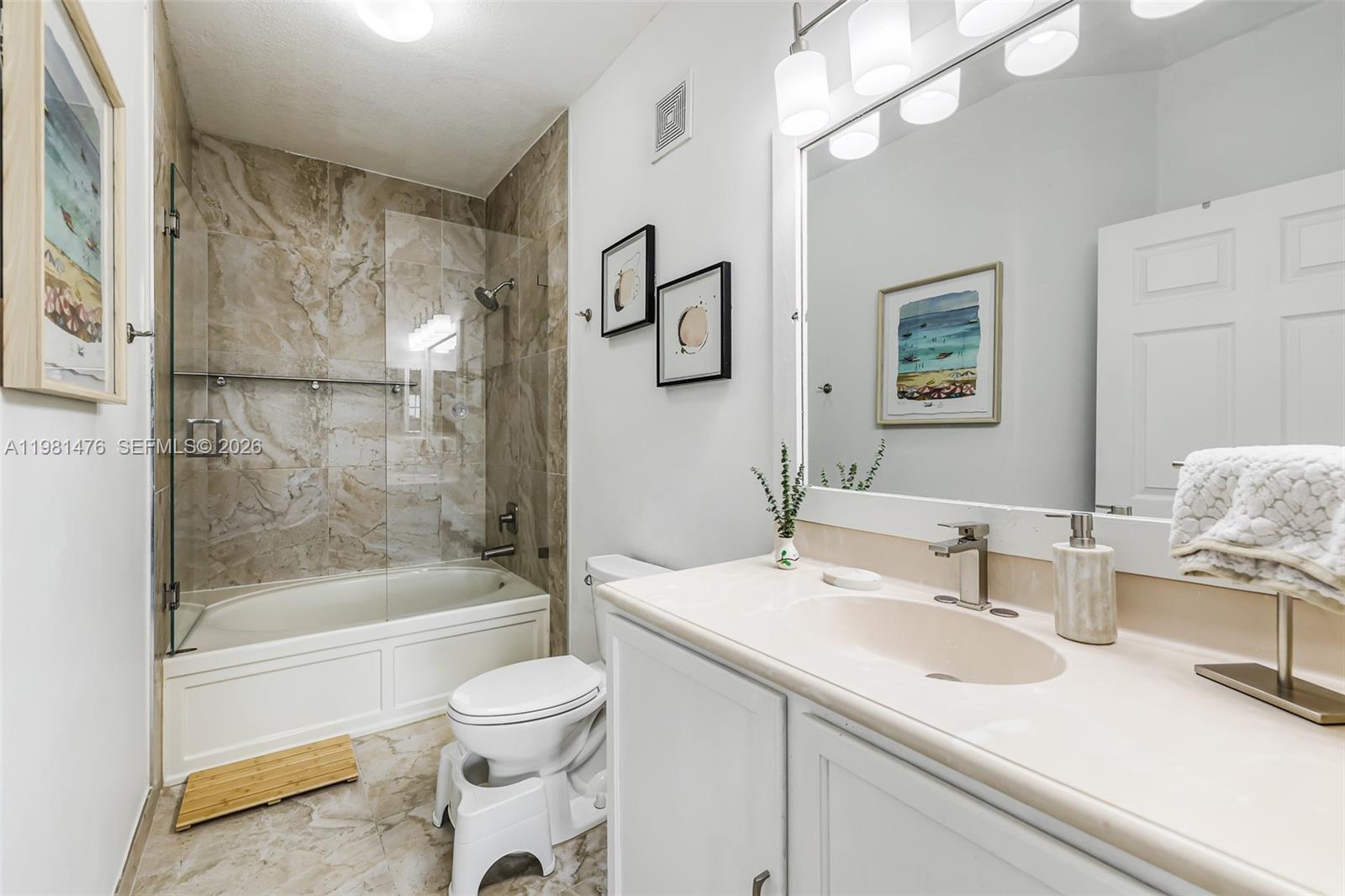 BANYAN BAY CONDO - Residential