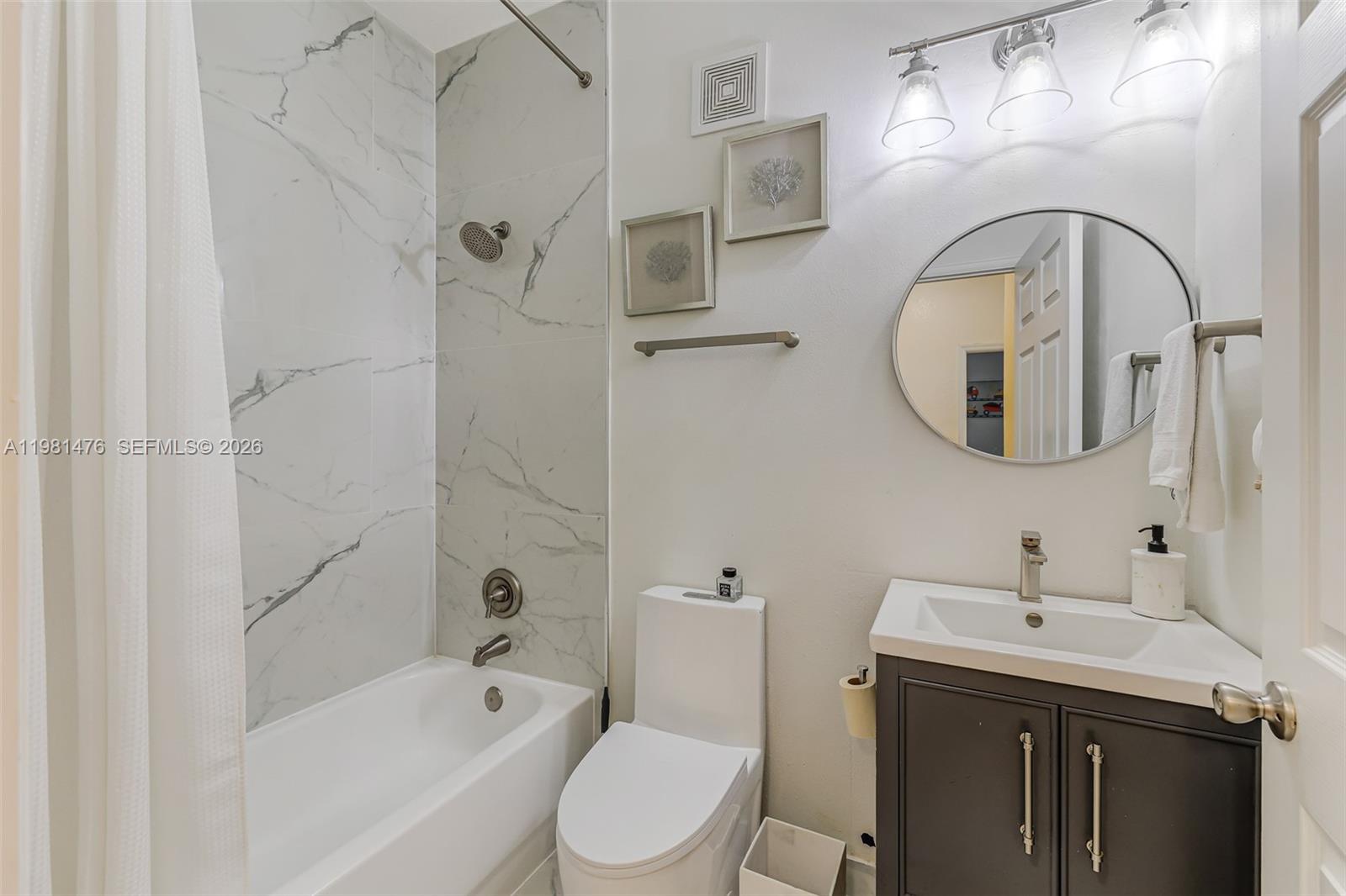 BANYAN BAY CONDO - Residential