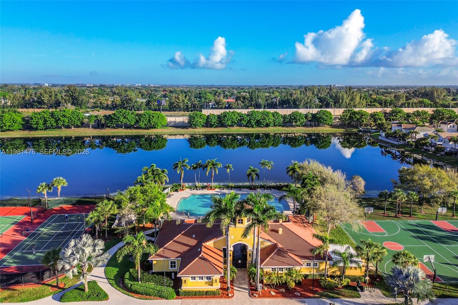 BANYAN BAY CONDO - Residential