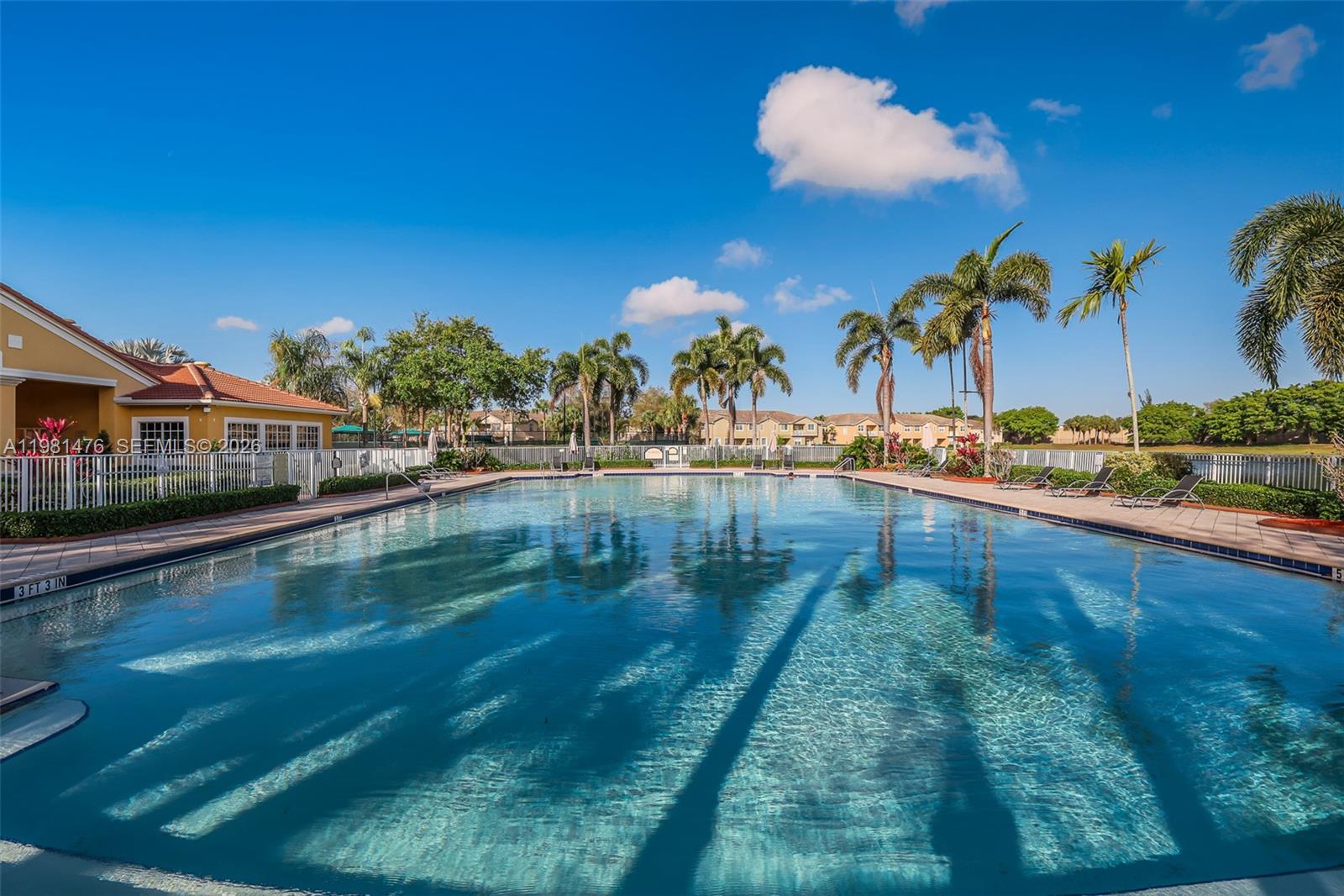 BANYAN BAY CONDO - Residential