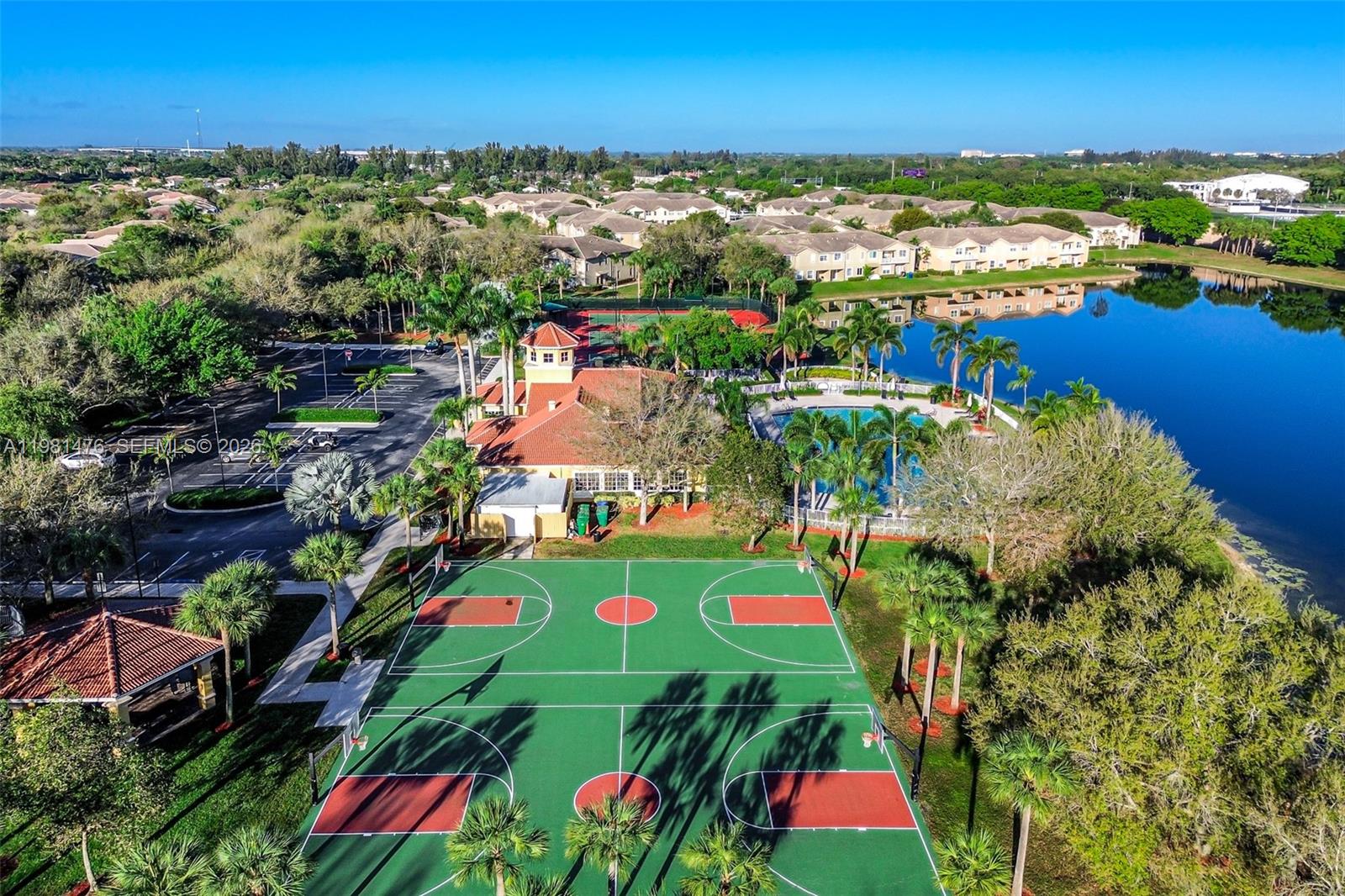 BANYAN BAY CONDO - Residential