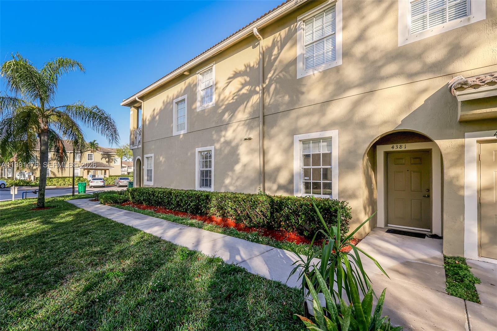 BANYAN BAY CONDO - Residential