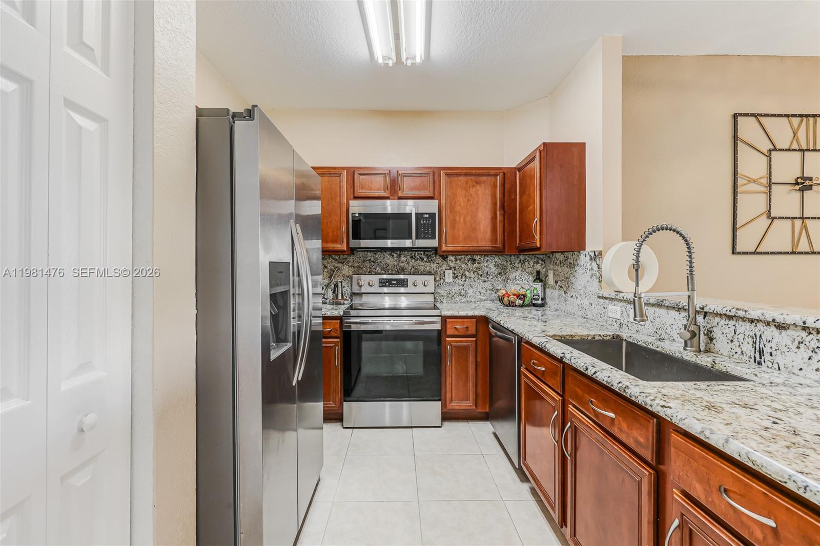 BANYAN BAY CONDO - Residential