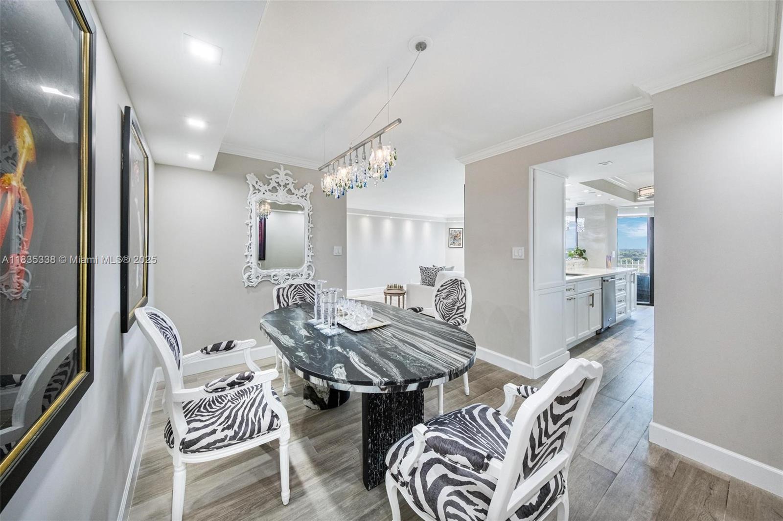 THE TOWERS OF QUAYSIDE CO - Residential