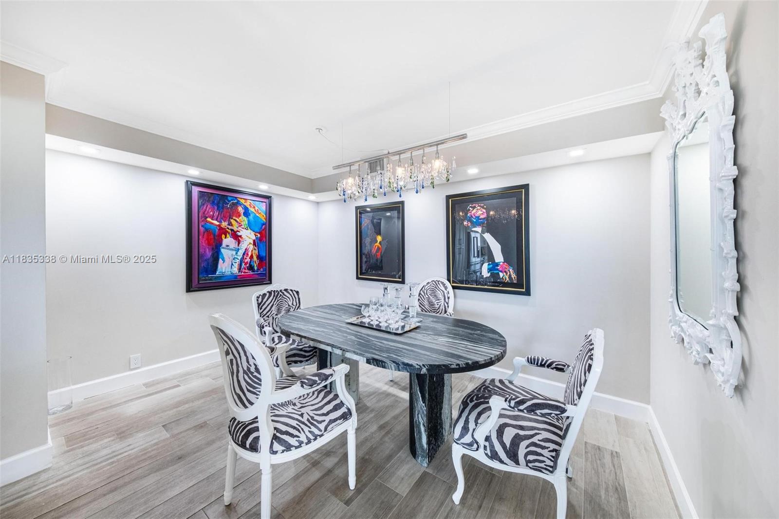 THE TOWERS OF QUAYSIDE CO - Residential