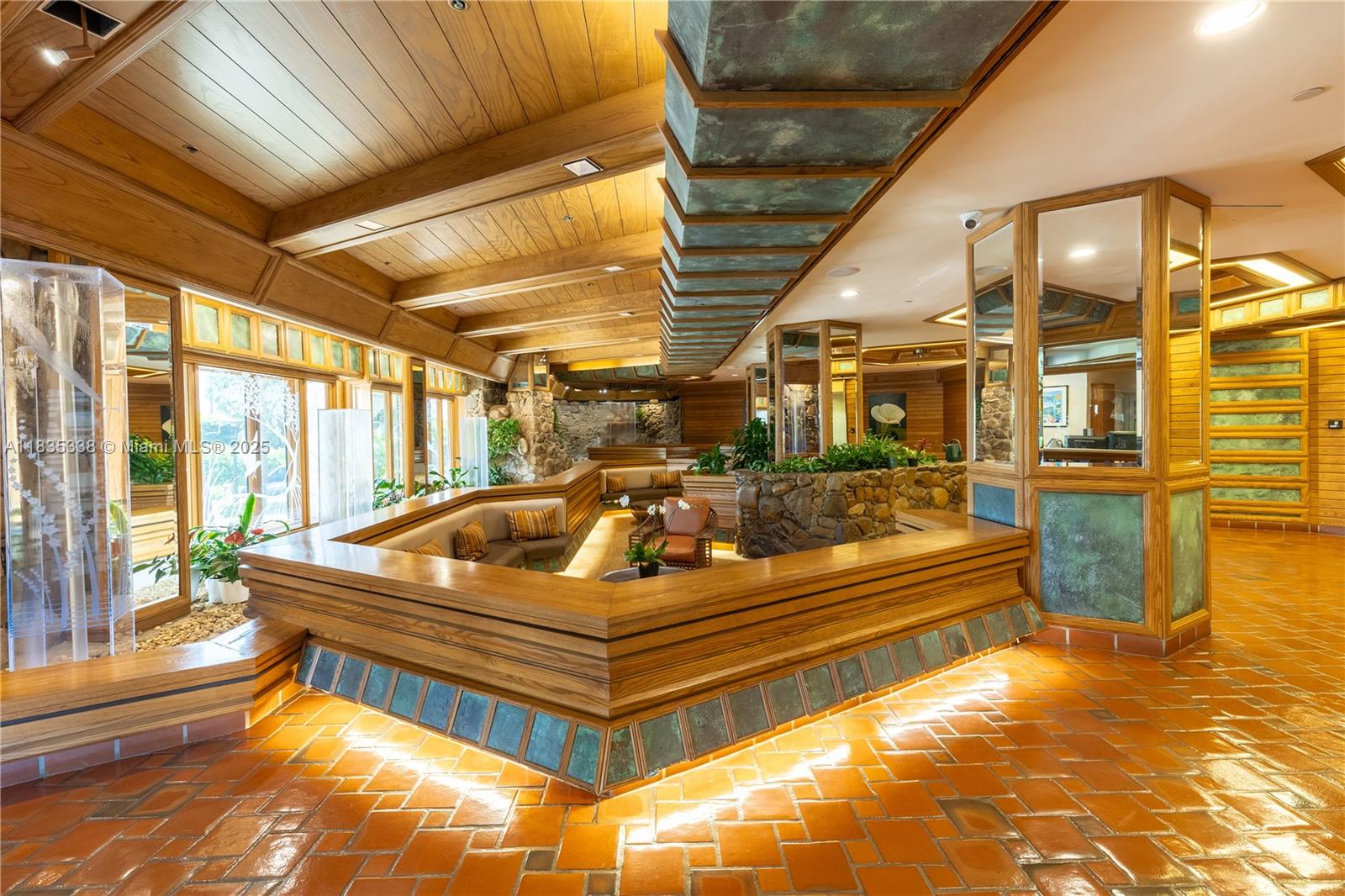 THE TOWERS OF QUAYSIDE CO - Residential