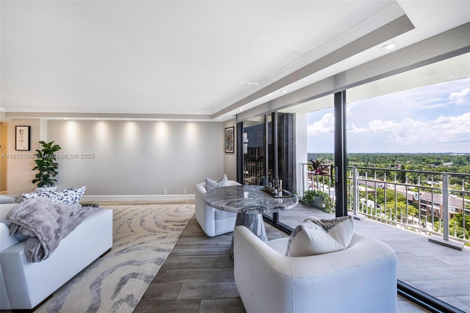 THE TOWERS OF QUAYSIDE CO - Residential