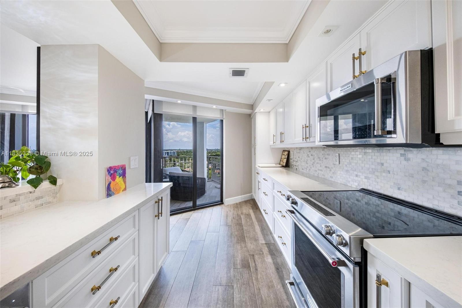 THE TOWERS OF QUAYSIDE CO - Residential