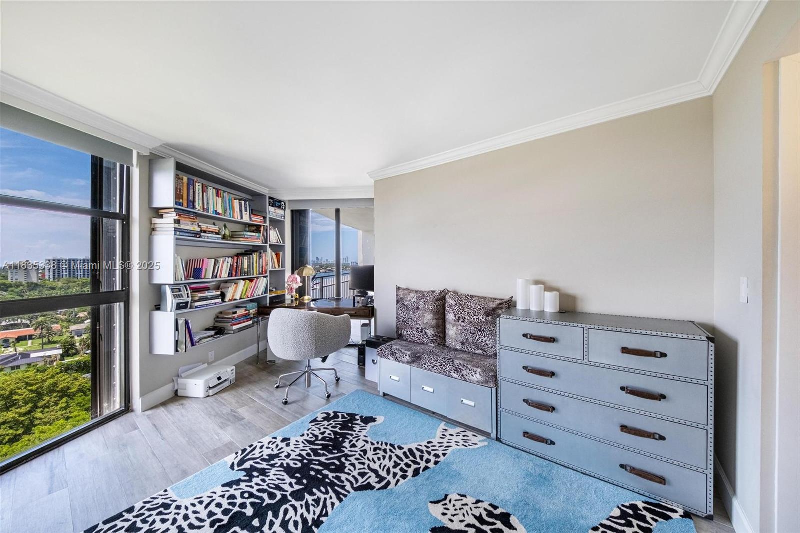 THE TOWERS OF QUAYSIDE CO - Residential