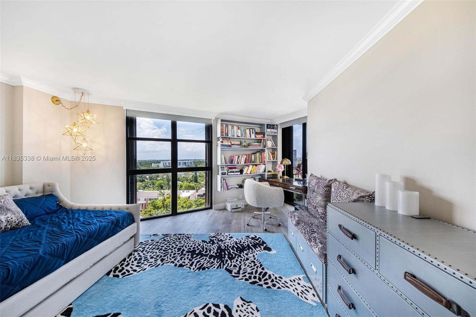 THE TOWERS OF QUAYSIDE CO - Residential