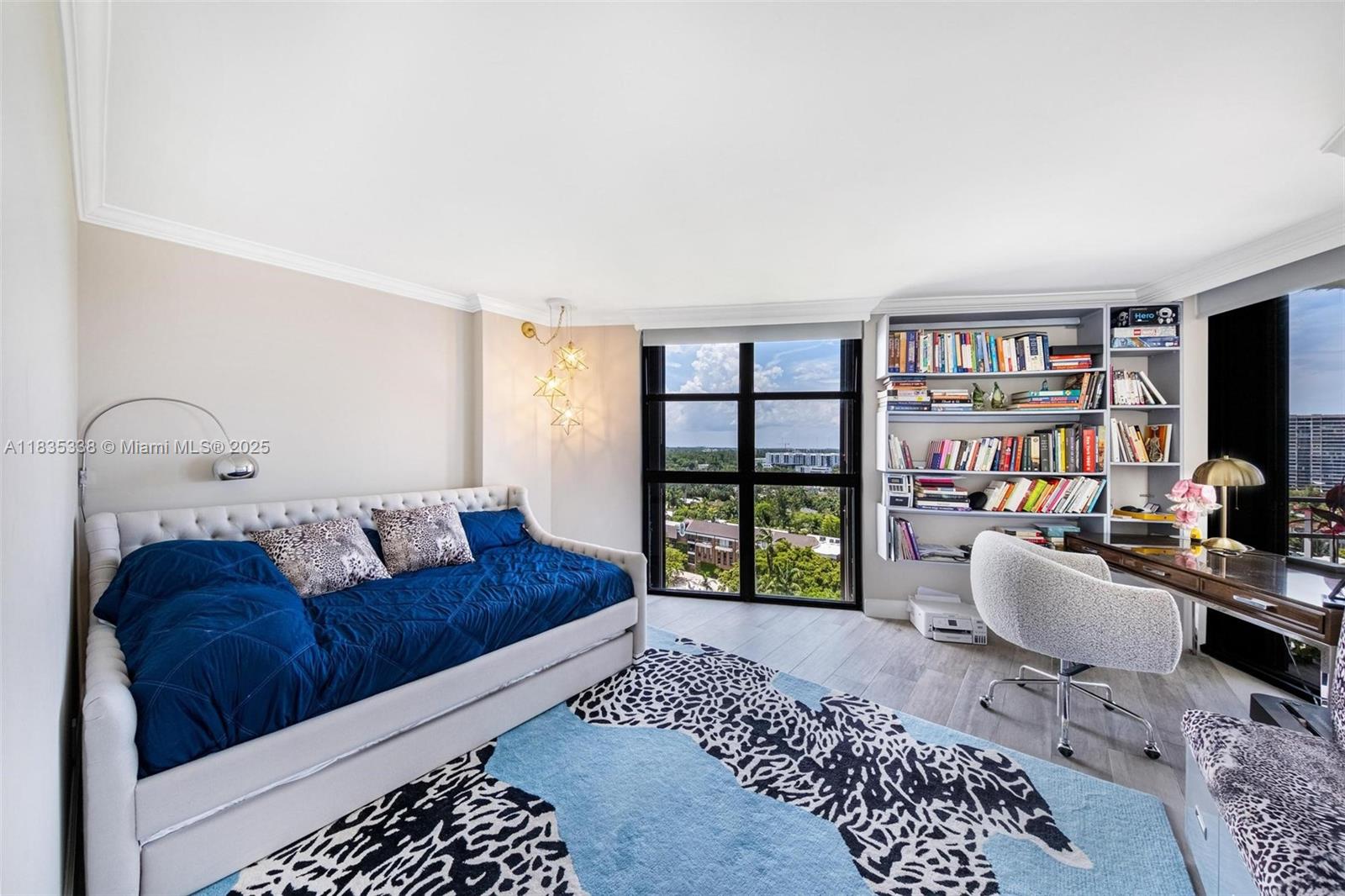 THE TOWERS OF QUAYSIDE CO - Residential