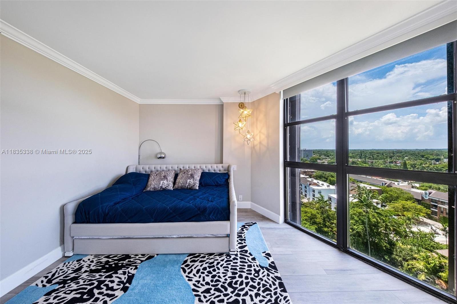 THE TOWERS OF QUAYSIDE CO - Residential