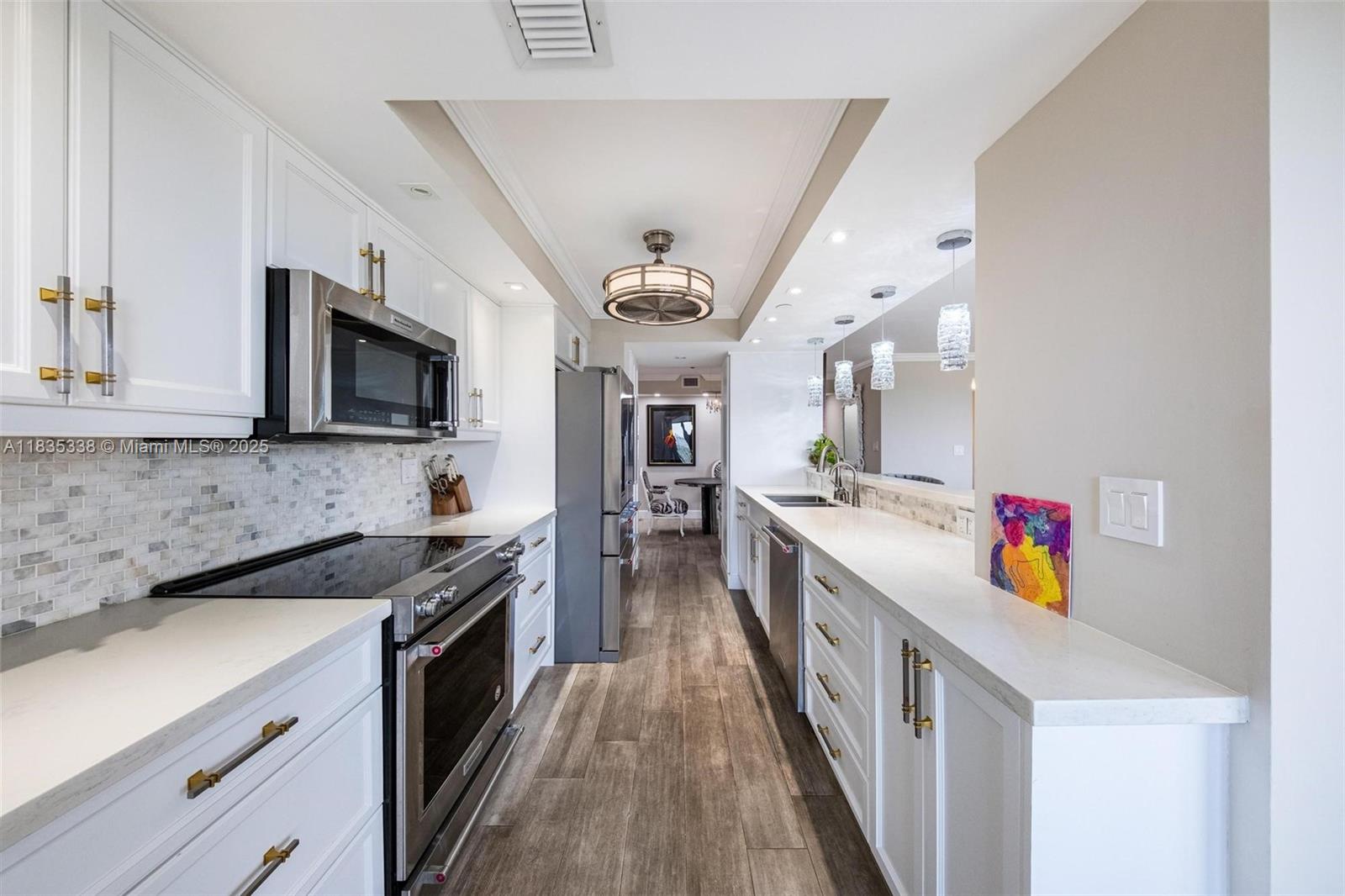 THE TOWERS OF QUAYSIDE CO - Residential