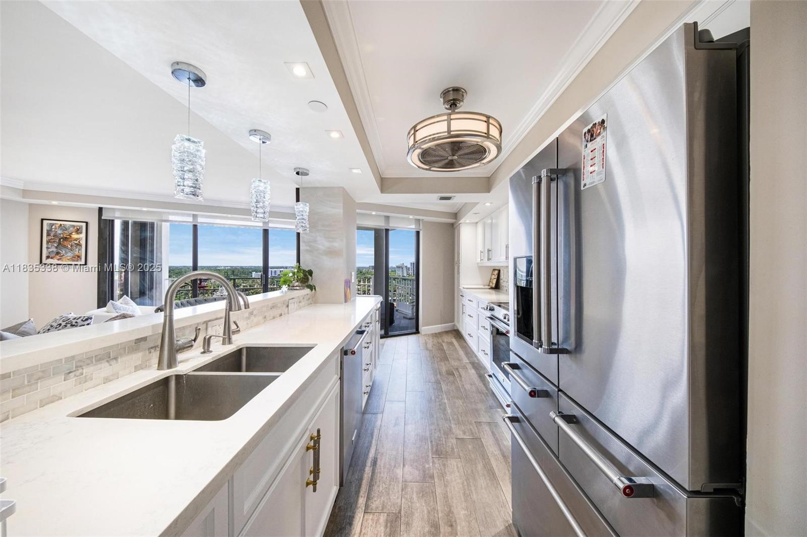 THE TOWERS OF QUAYSIDE CO - Residential