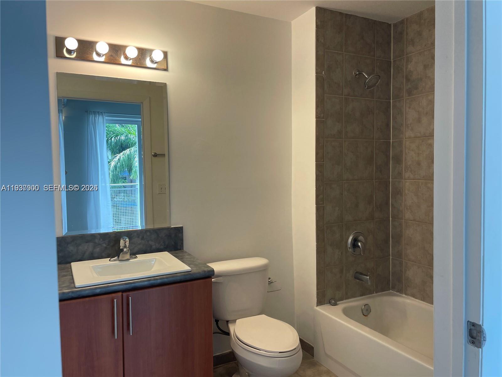 BAYLOFTS CONDO - Residential