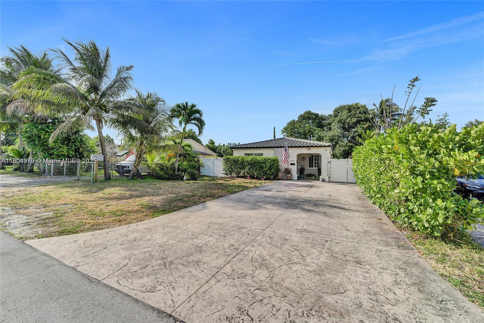 Rental Property at 2826 Dewey St, Hollywood, Broward County, Florida - Bedrooms: 2 
Bathrooms: 1  - $2,600 MO.