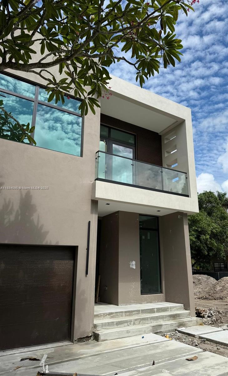 HOLLYWOOD - Residential