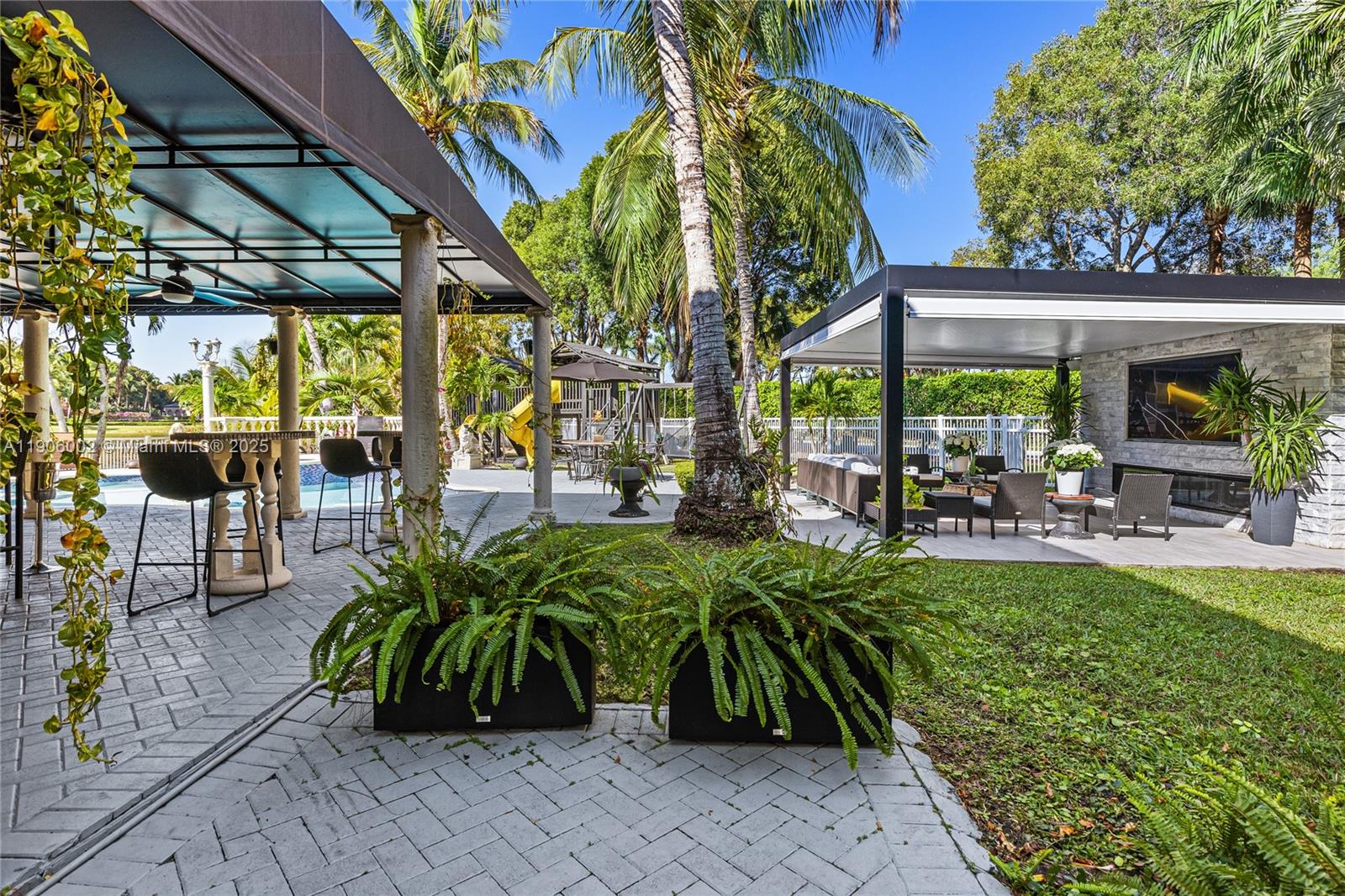 ¤RIVIERA ISLES I - Residential