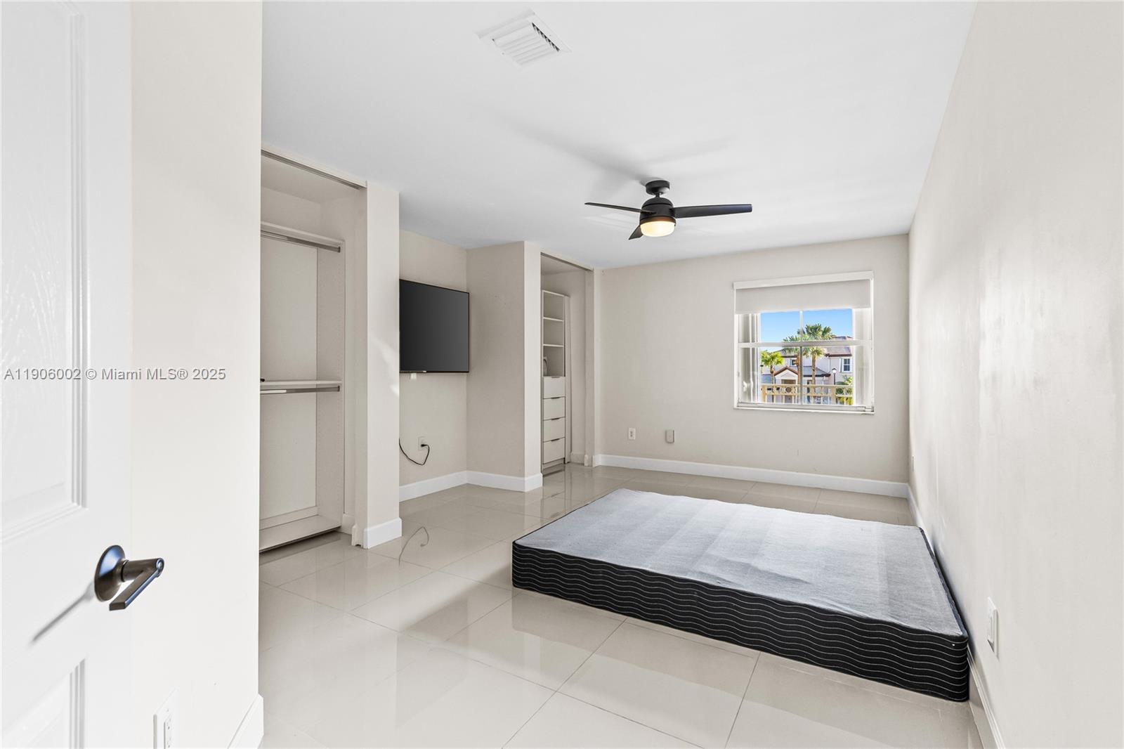 ¤RIVIERA ISLES I - Residential