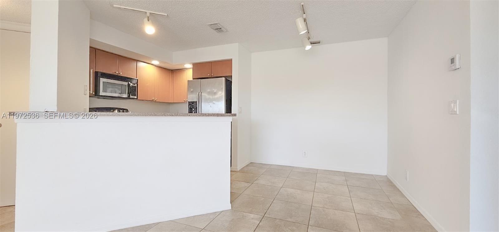 CORAL KEY CONDO - Residential Lease