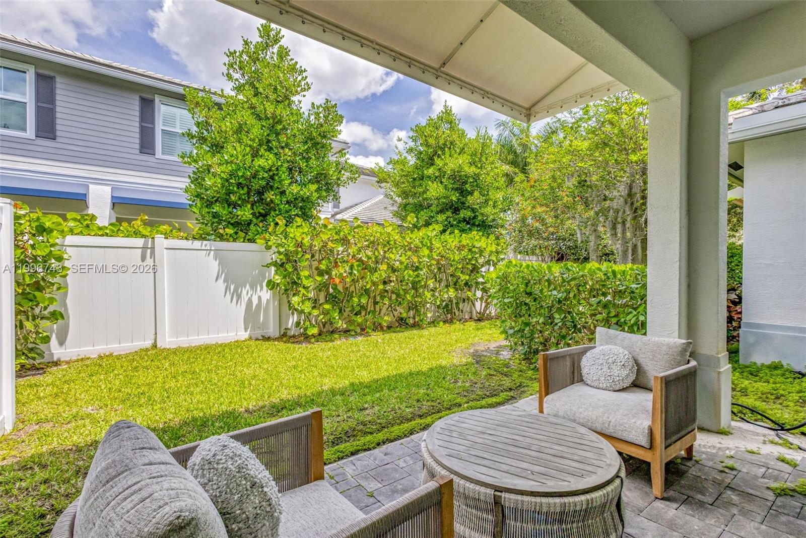 POINTE MIDTOWN - Residential Lease