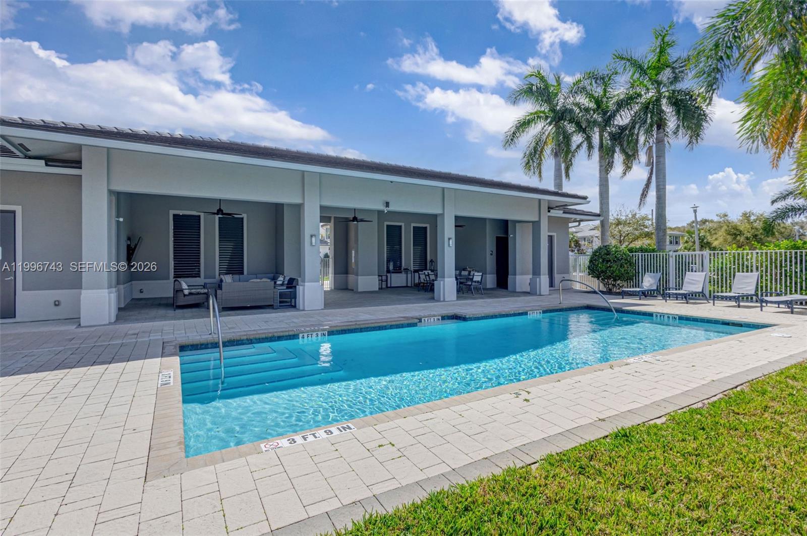 POINTE MIDTOWN - Residential Lease