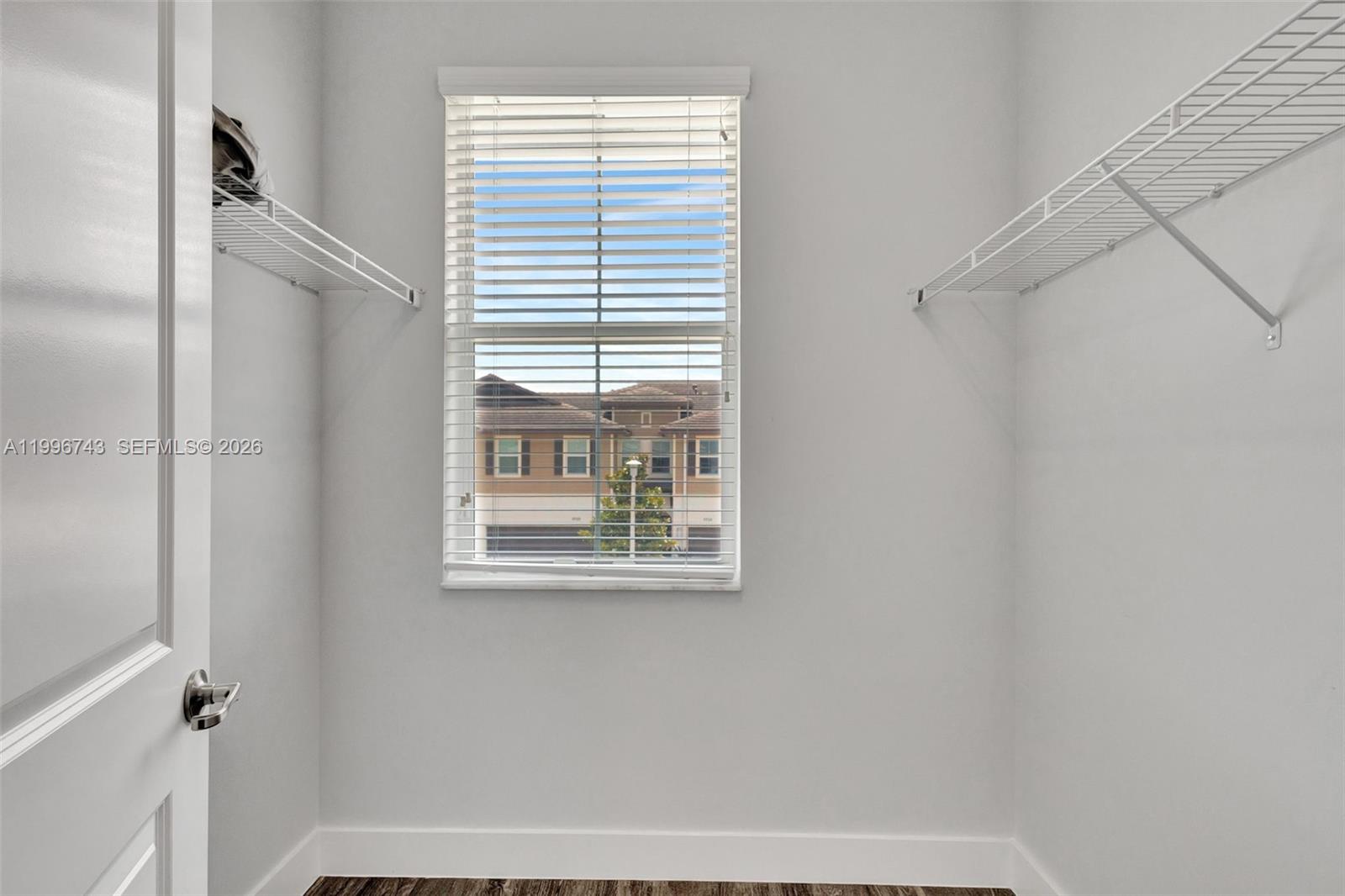 POINTE MIDTOWN - Residential Lease