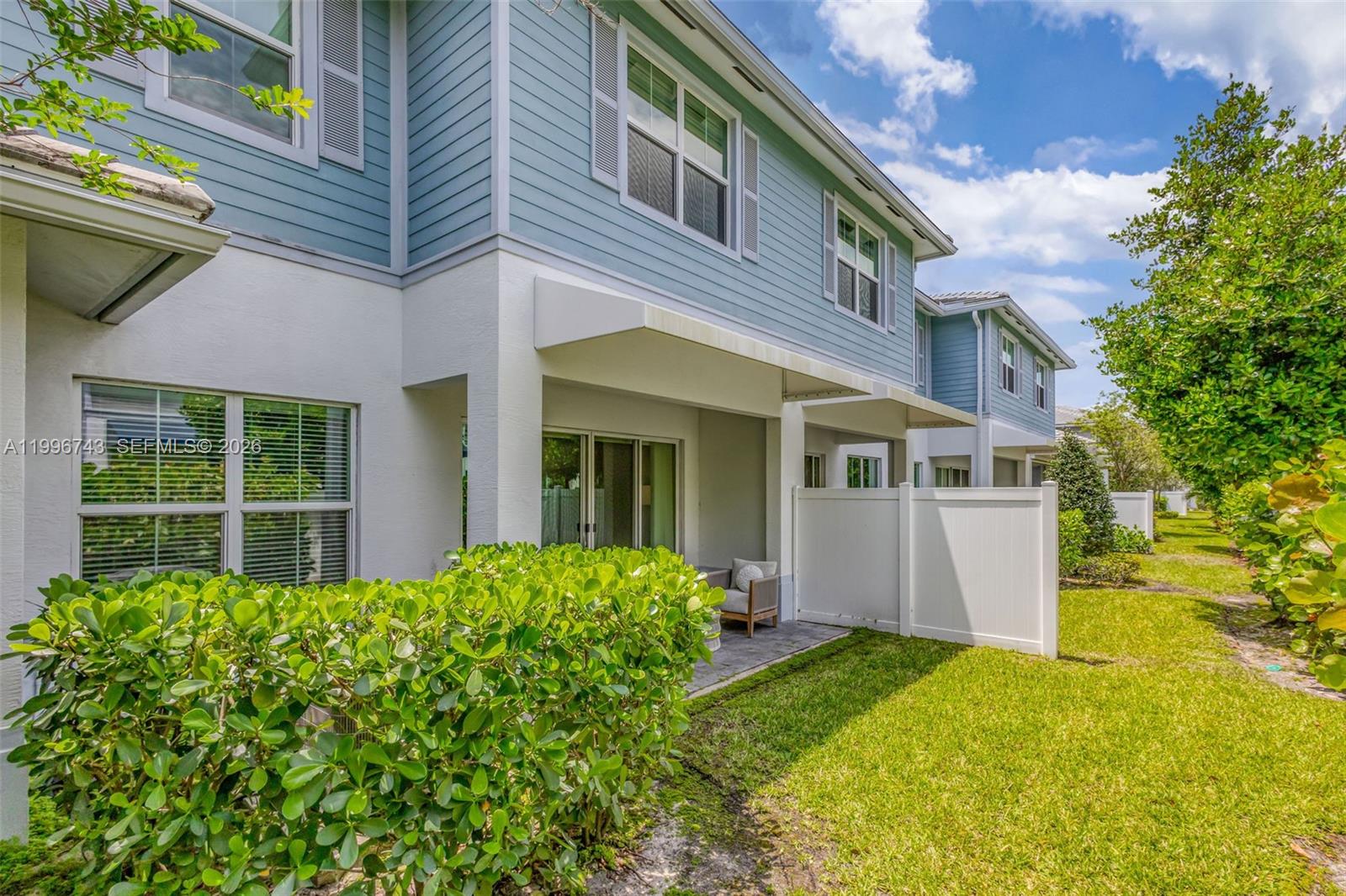 POINTE MIDTOWN - Residential Lease