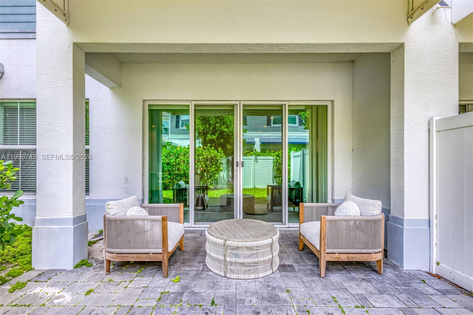 POINTE MIDTOWN - Residential Lease