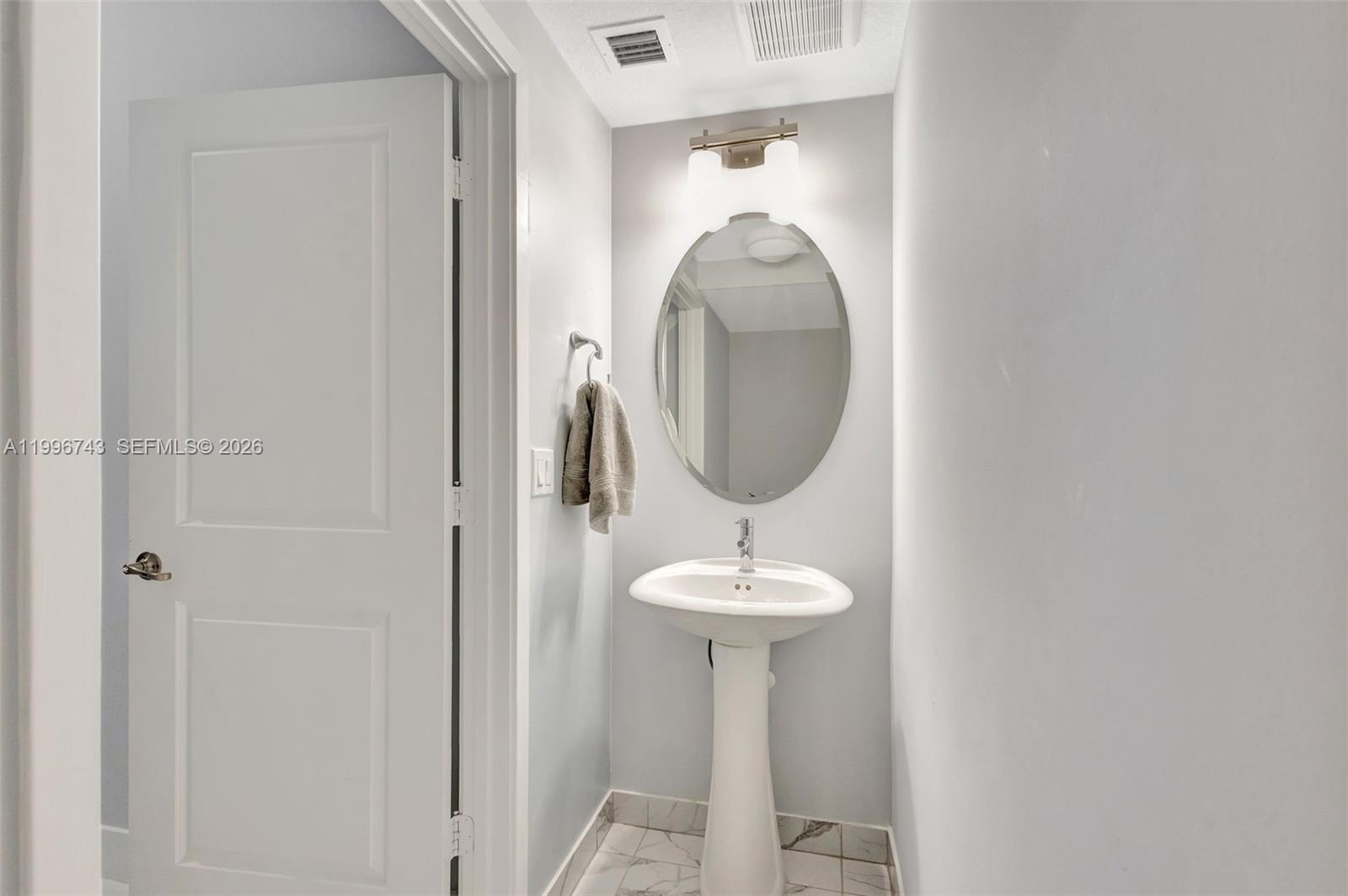 POINTE MIDTOWN - Residential Lease