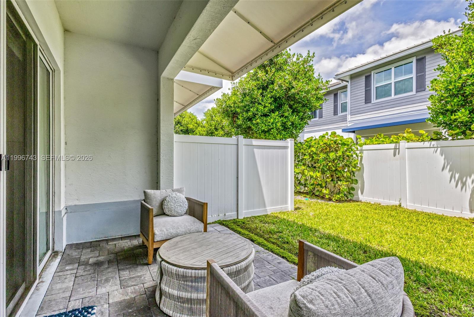 POINTE MIDTOWN - Residential Lease