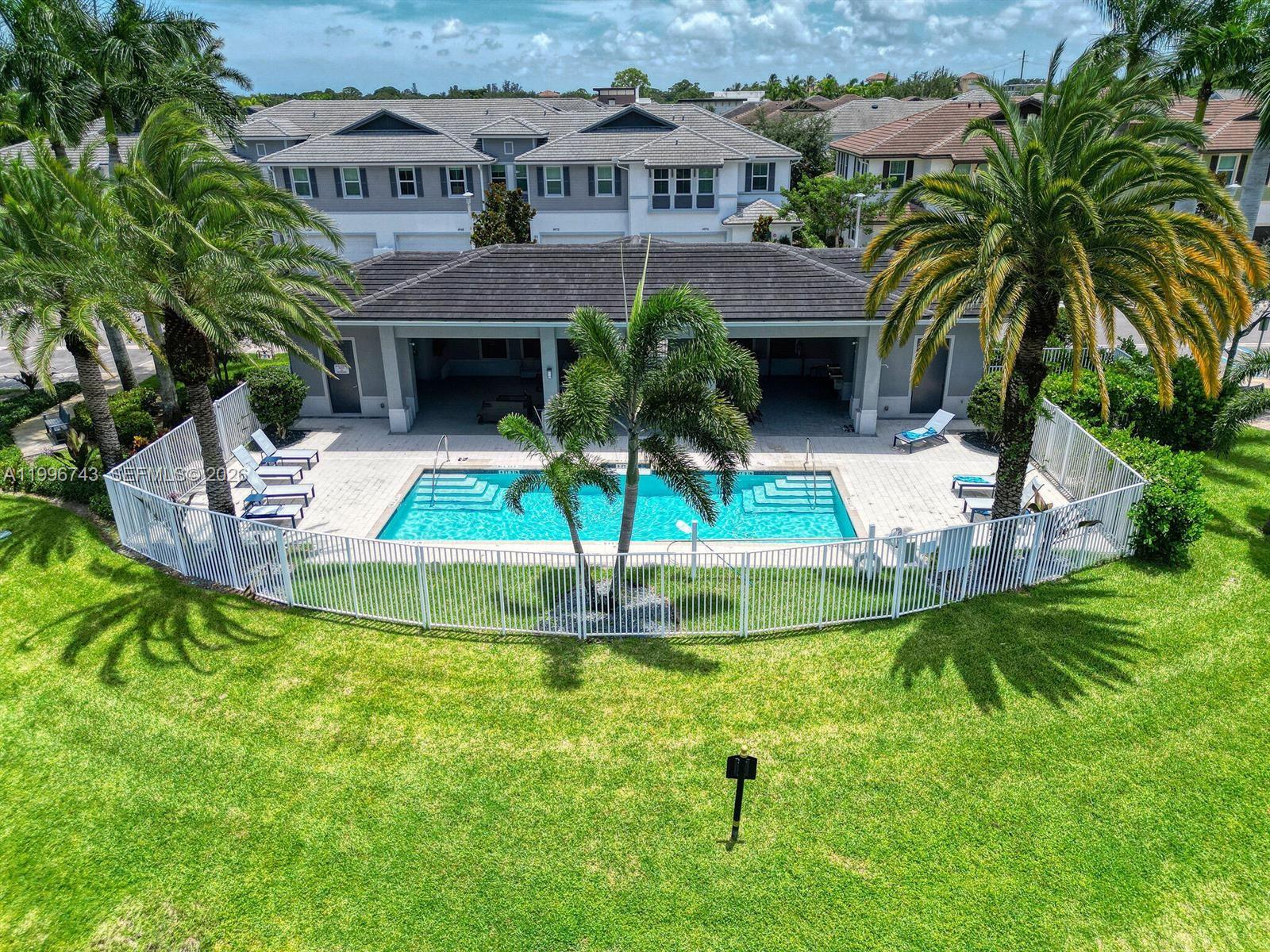 POINTE MIDTOWN - Residential Lease