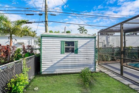 Single Family Residence in Sunrise FL 6700 24th St St 37.jpg