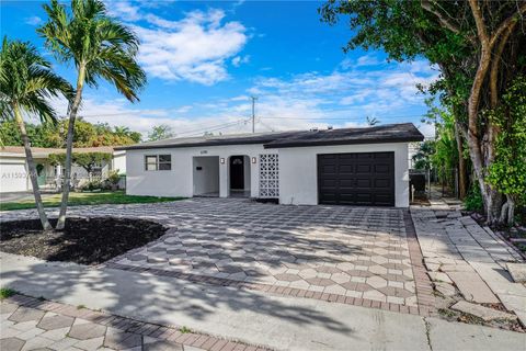 Single Family Residence in Sunrise FL 6700 24th St St 3.jpg