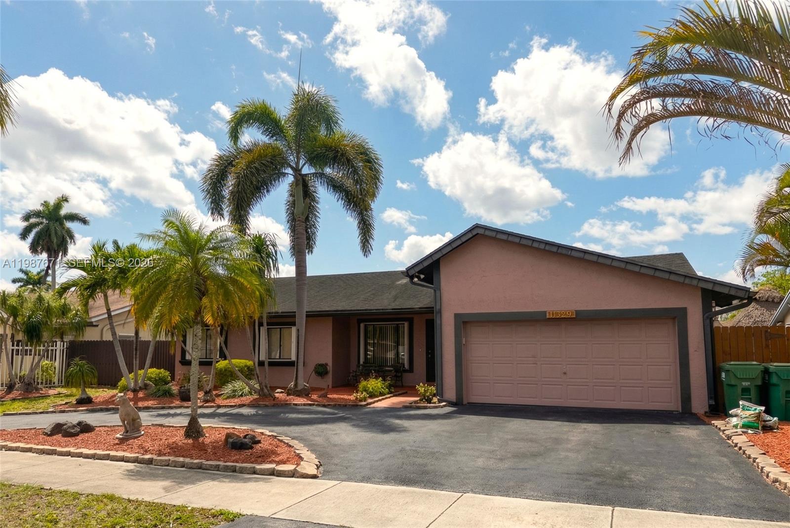 WOODFIELD - Residential