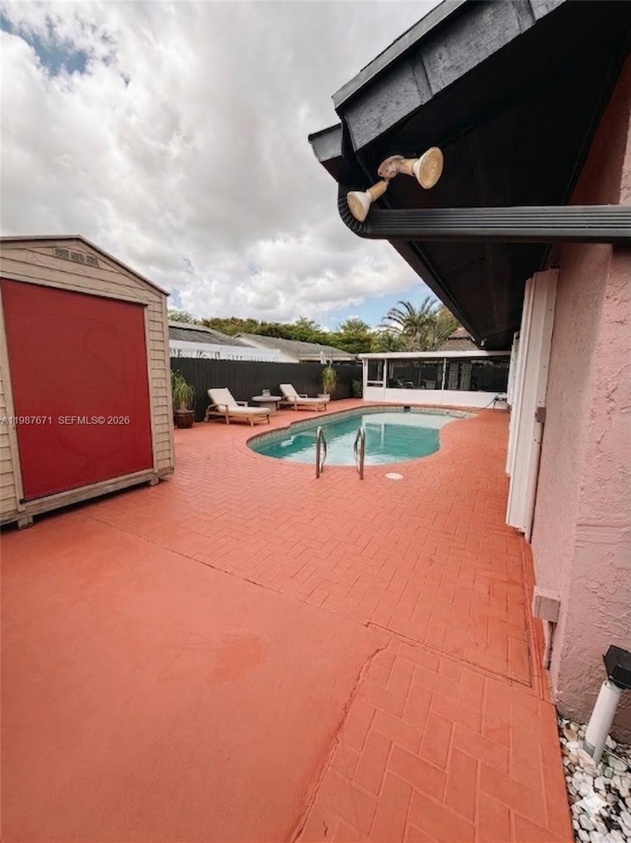 WOODFIELD - Residential