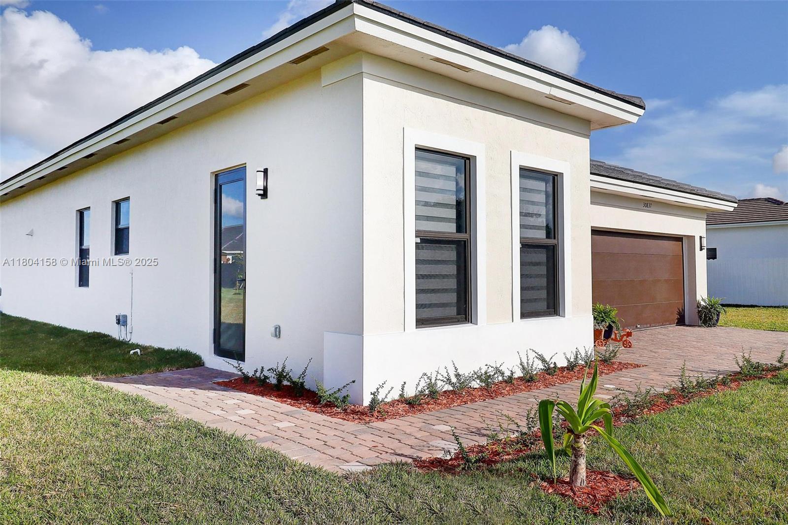 Rental Property at 30840 Sw 192nd Ct, Homestead, Miami-Dade County, Florida - Bedrooms: 11 
Bathrooms: 1  - $1,800 MO.