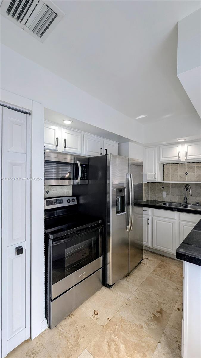 OVERBROOK SHORES NO 3 - Residential Lease