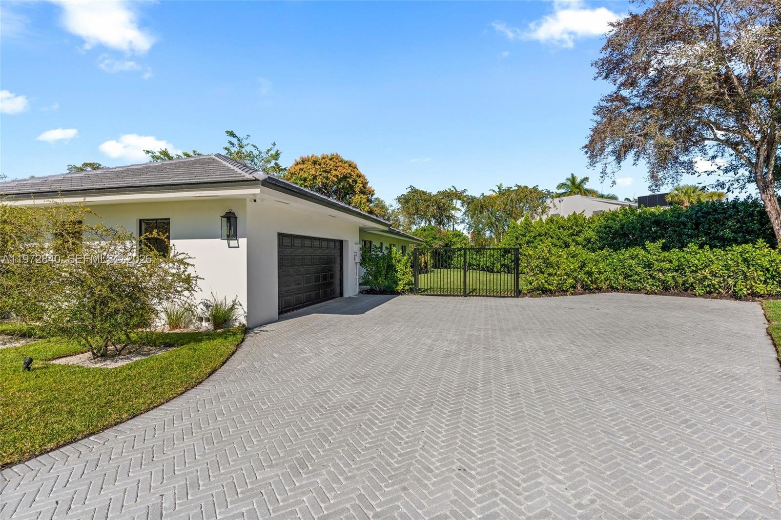 BANYAN WOODS - Residential