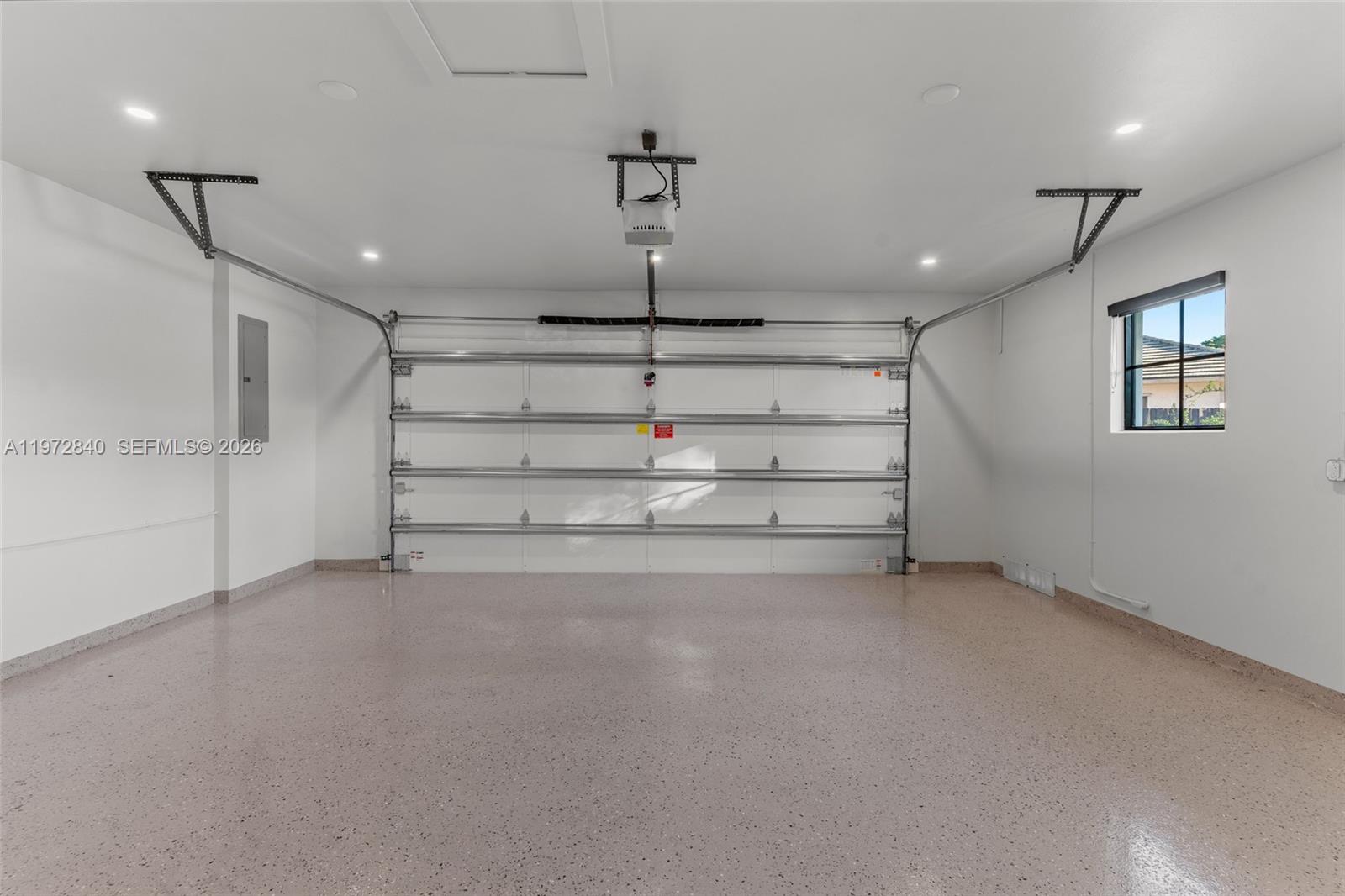 BANYAN WOODS - Residential