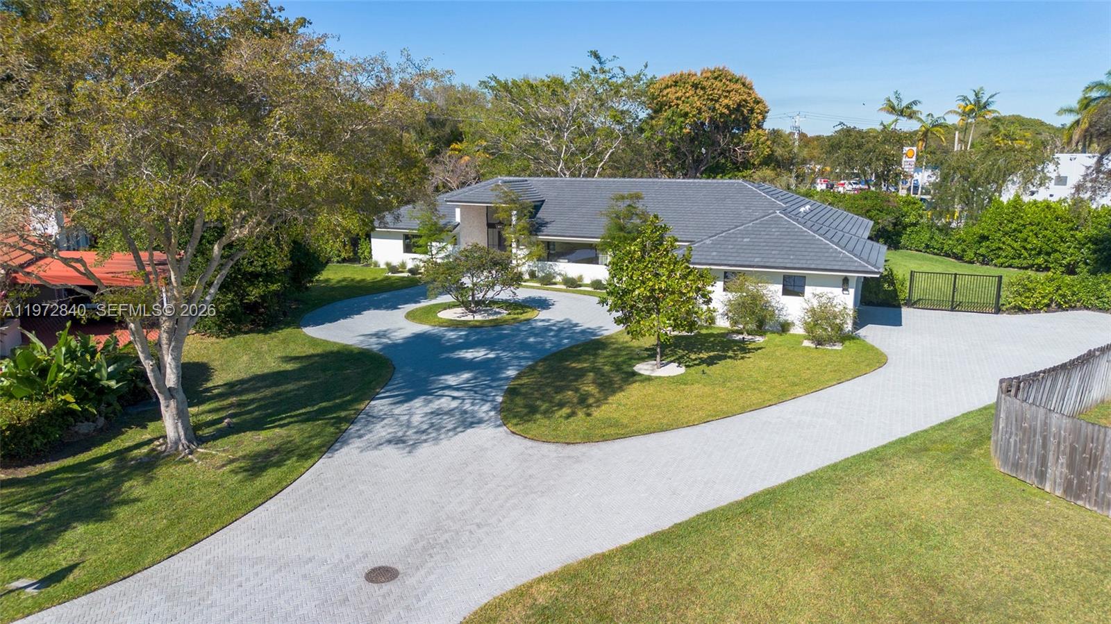 BANYAN WOODS - Residential