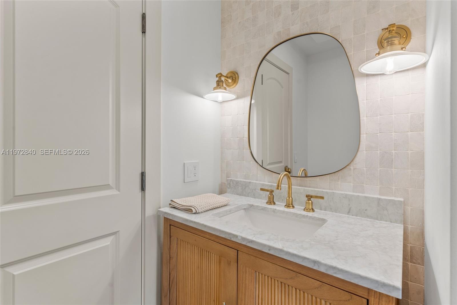 BANYAN WOODS - Residential